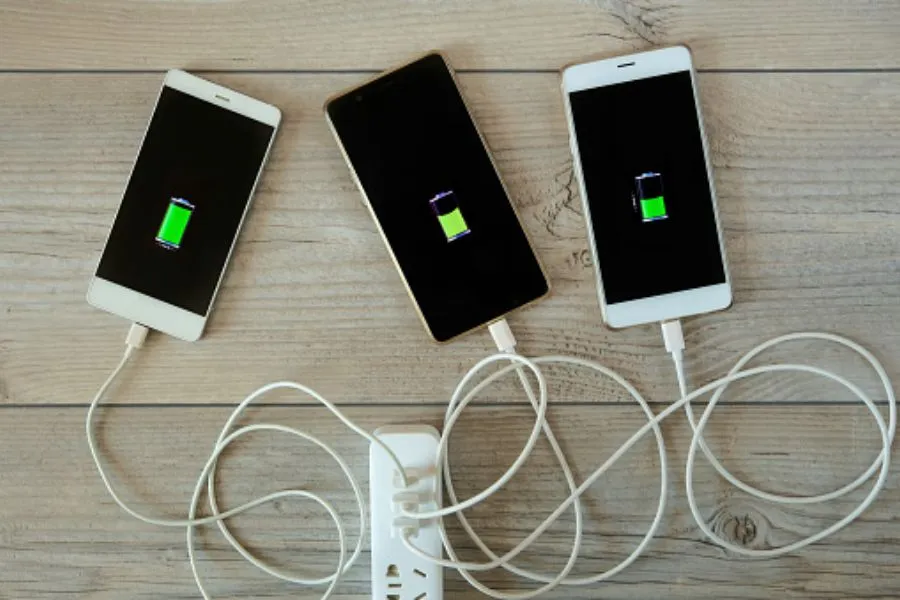 caricabatterie per cellulari